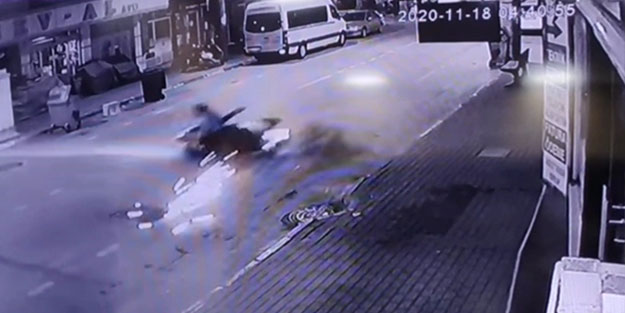 Kontrolden çıkarak motosiklet savruldu! İki kişi ölümden döndü