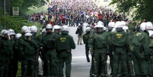 'Kontrolsüz' Alman polisi!