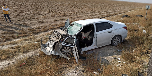 Kontrolü kaybedip TIR'a çarptı! 1 ölü, 1 yaralı