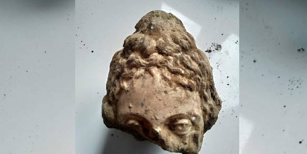 Konuralp’teki kazıda heykel başı bulundu