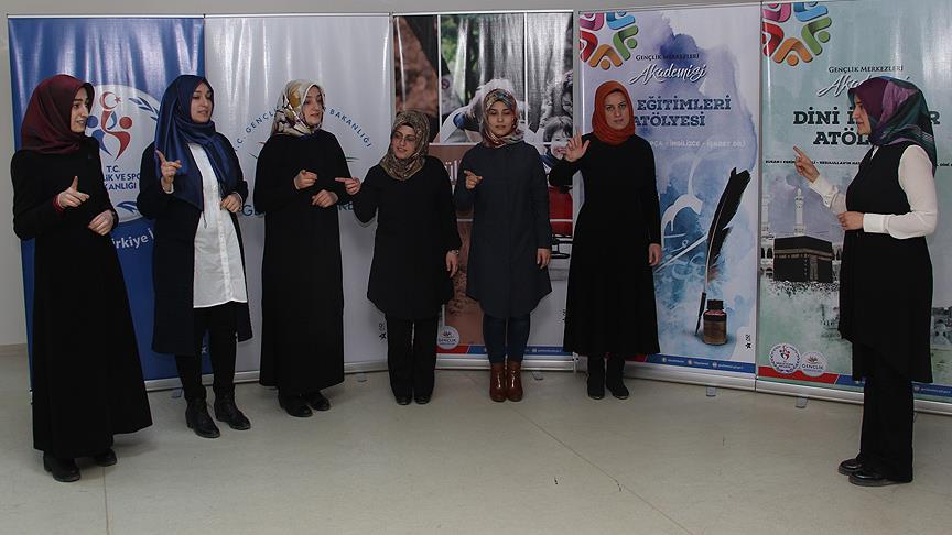 'Konuşan eller' bu kez Hazreti Muhammed'i anlatacak