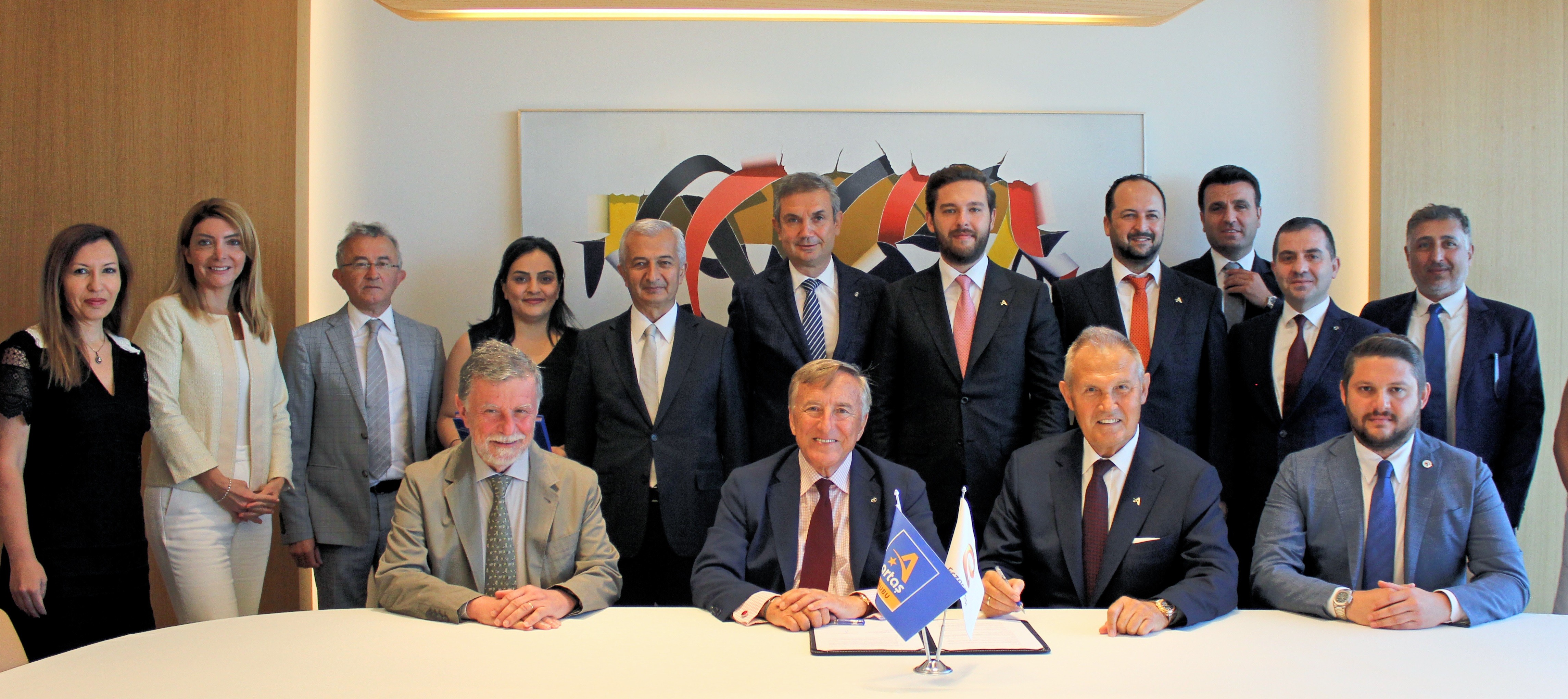 Konut devi Artaş ile Eczacıbaşı Holding arasında yeni proje için imzalar atıldı