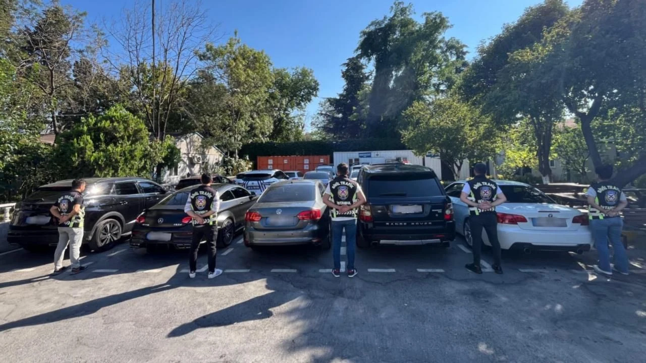 Konvoy yapan 9 sürücüye ceza!