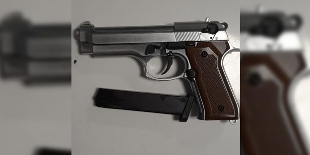 Konvoyla yolu kapatmışlardı! Havaya ateş açan 20 yaşındaki genç gözaltına alındı