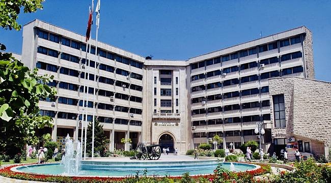 Konya Büyükşehir Belediyesi yolları yeniliyor