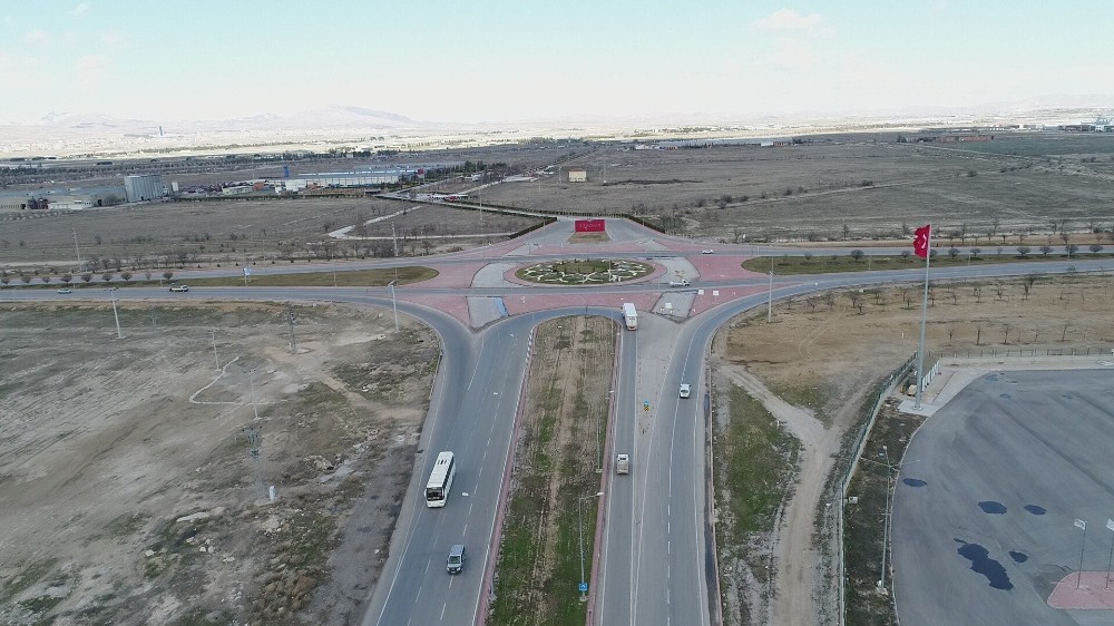 Konya Büyükşehir’den Aksaray Yolu Aslım Caddesi girişine köprülü kavşak 