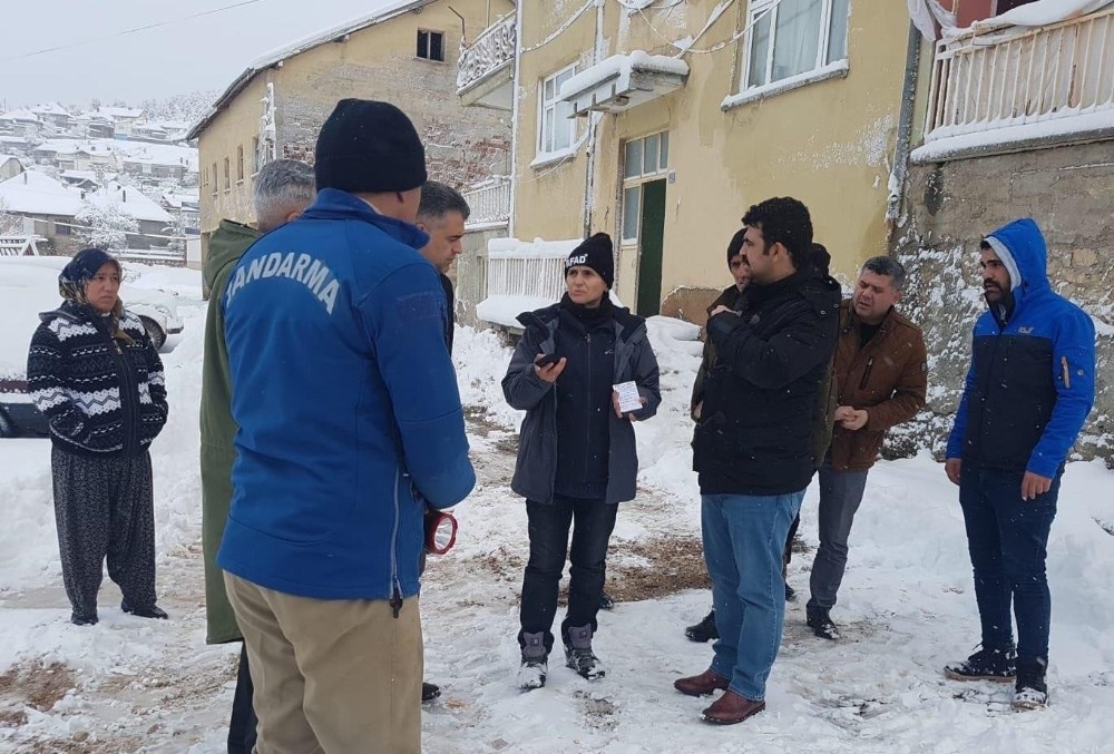 Konya Derebucak’taki depremde 10 bina hasar gördü 