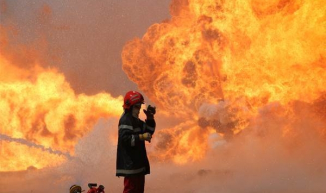 Konya Karatay ilçesinde mobilya fabrikasında yangın