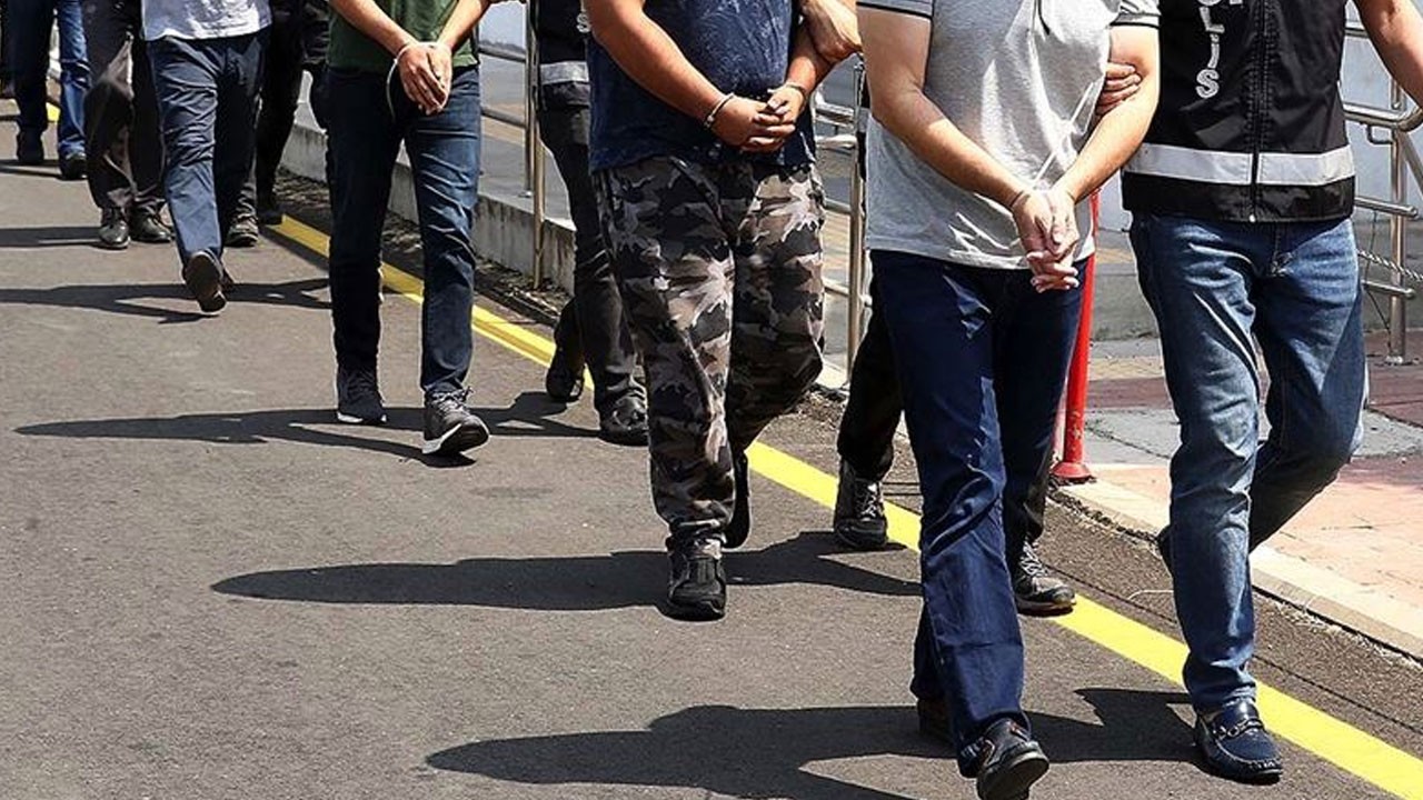 Konya merkezli 17 ilde FETÖ operasyonu! 21 kişi paketlendi