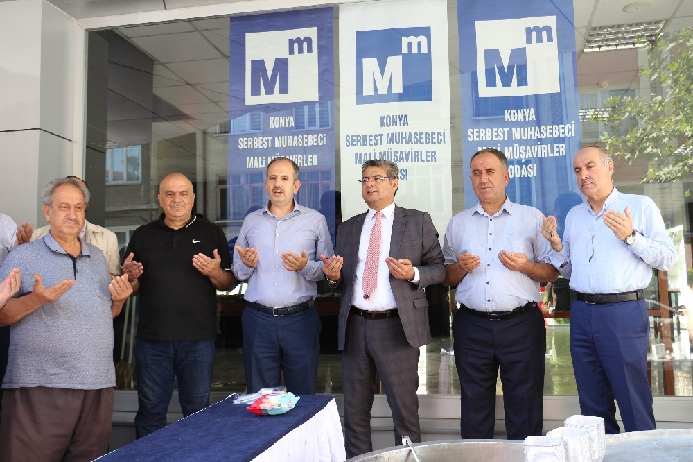 Konya SMMMO’dan aşure ikramı 