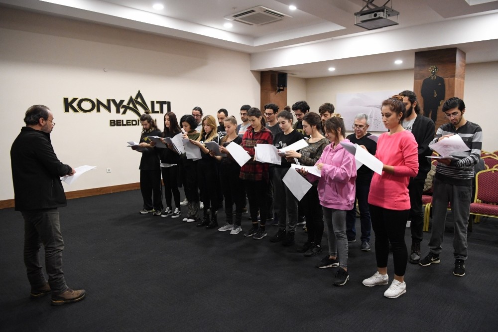 Konyaaltı Belediyesi Tiyatro Akademisi başladı 