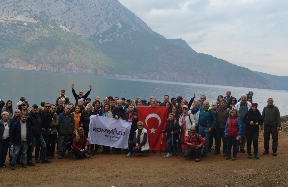 Konyaaltı Belediyesi’nden doğa yürüyüşü 