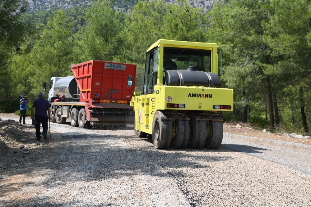 Konyaaltı Belediyesi’nden Doyran’a asfalt. 