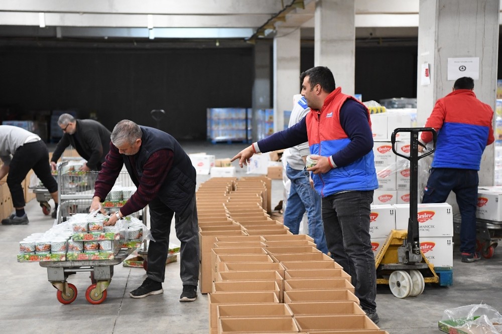 Konyaaltı Belediyesi’nden Elazığ’a yardım eli 
