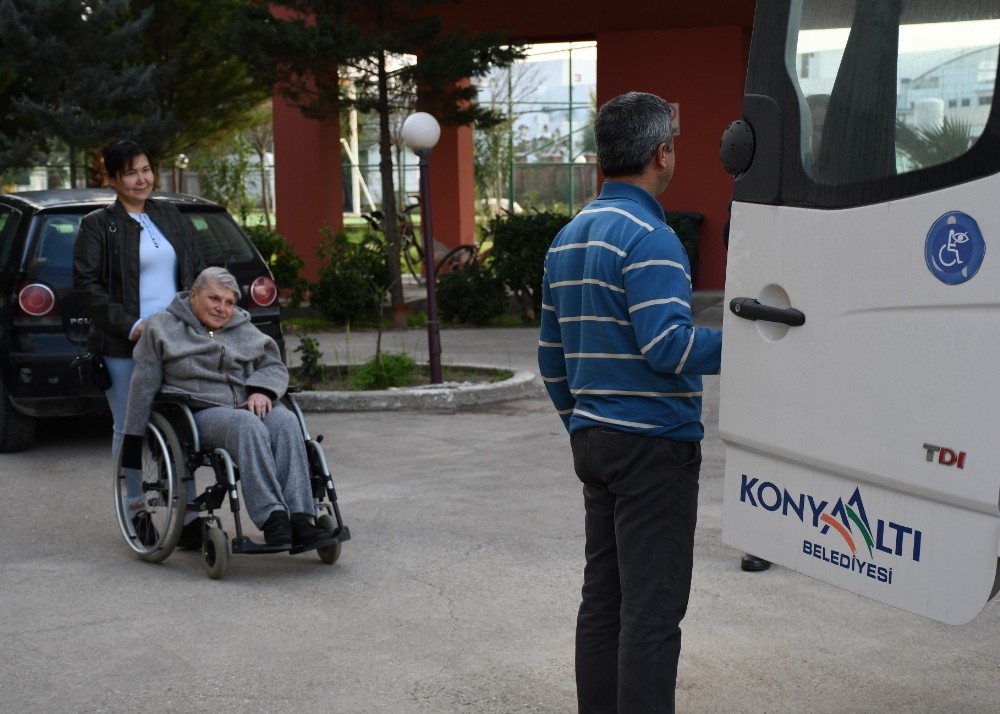 Konyaaltı Belediyesi’nden engelli bireylere ulaşım kolaylığı 