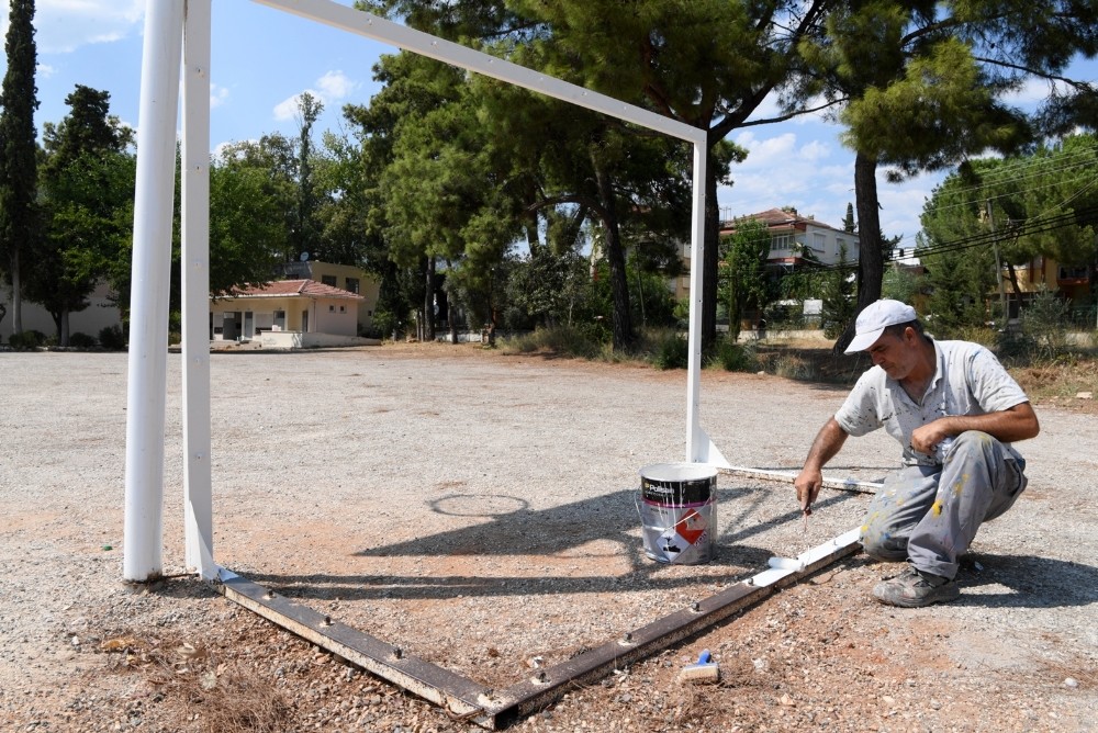 Konyaaltı Belediyesinden okullara fiziki destek 