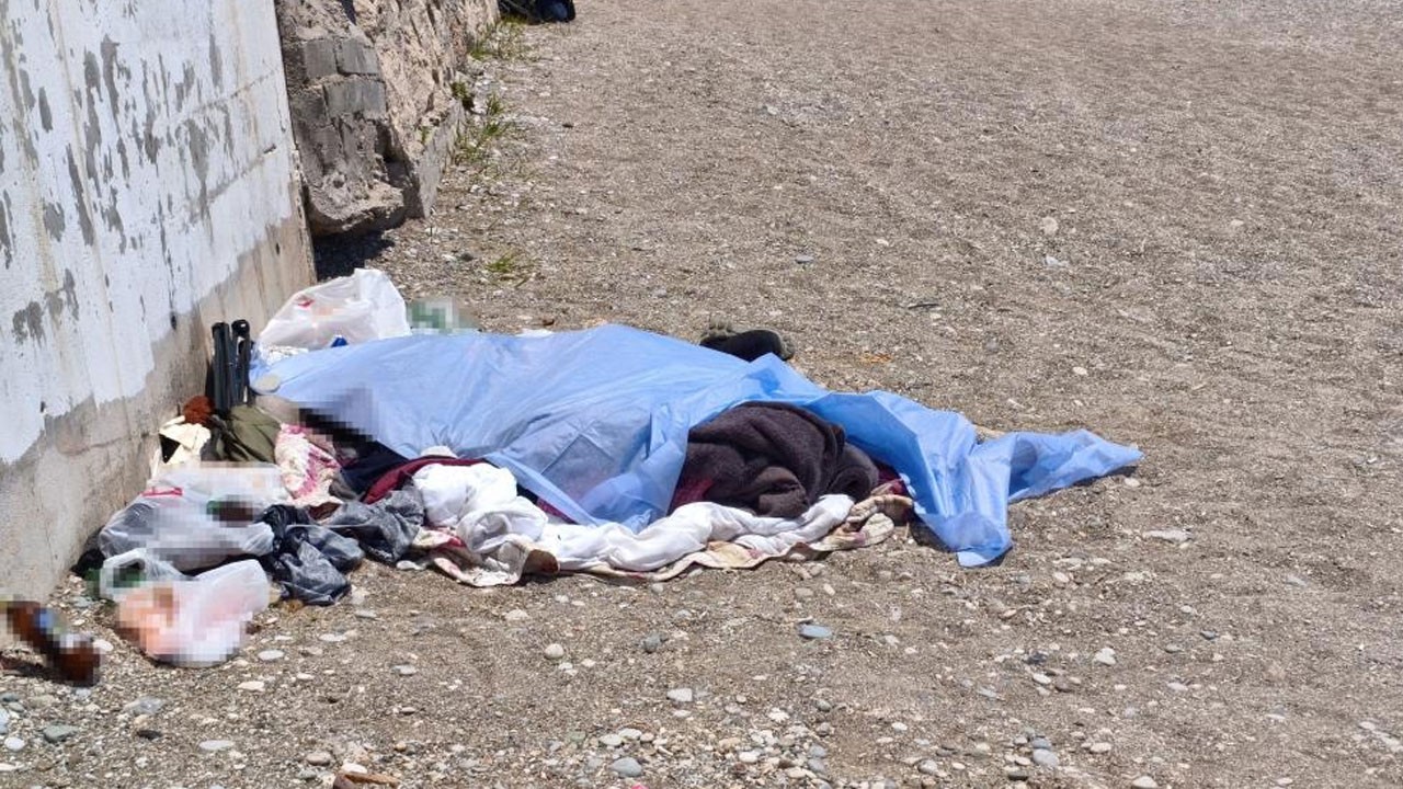 Konyaaltı sahilinde esrarengiz ölüm
