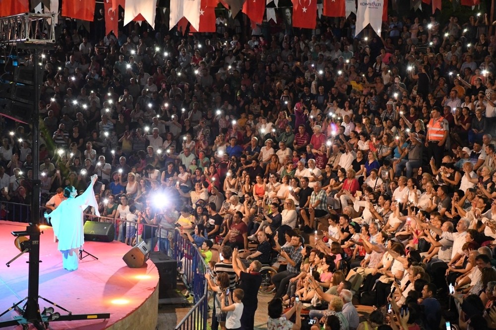 Konyaaltı’nda Belkıs Akkale coşkusu 