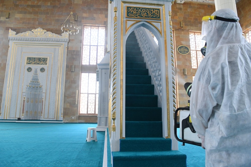 Konyaaltı’nda ‘cuma namazı’ hazırlıkları tamamlandı 