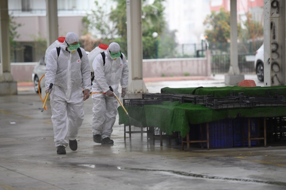 Konyaaltı’nda dezenfekte çalışmaları sürüyor 