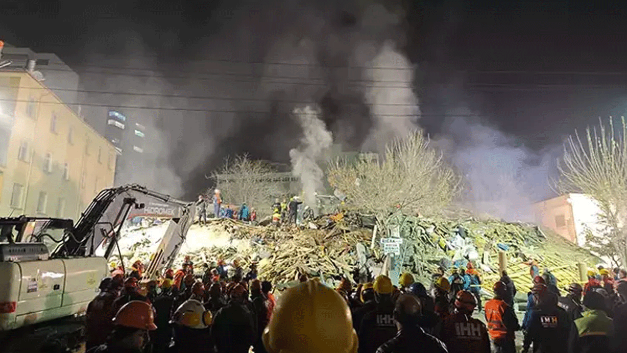 Konya'da 4 katlı bina çöktü! Enkazdan acı haber geldi