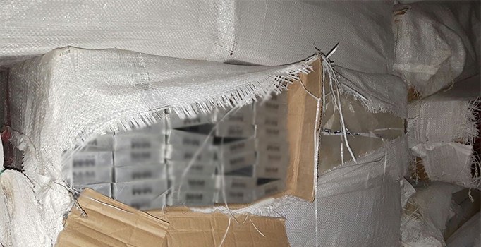 Konya’da 404 bin paket kaçak sigara ele geçirildi