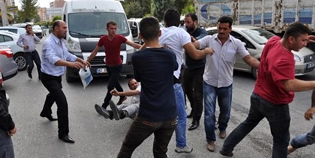 Konya'da alacak-verecek kavgası: Çok sayıda yaralı var...