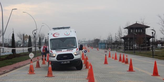 Konya'da ambulans rallisi! Şoförler maharetlerini sergiledi