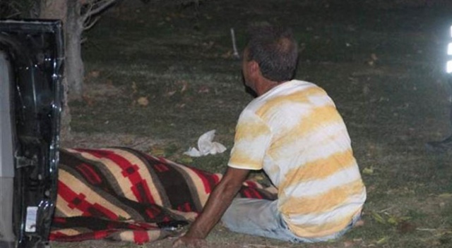 Konya'da çiçek satan anne oğula otomobil çarptı