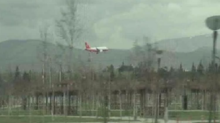 Konya'da Cumhurbaşkanı Erdoğan'ın uçağına yakın takip!