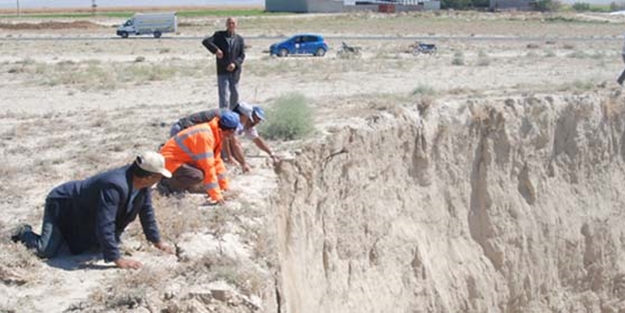 Konya'da dehşete düşüren görüntü: Yer çöktü!
