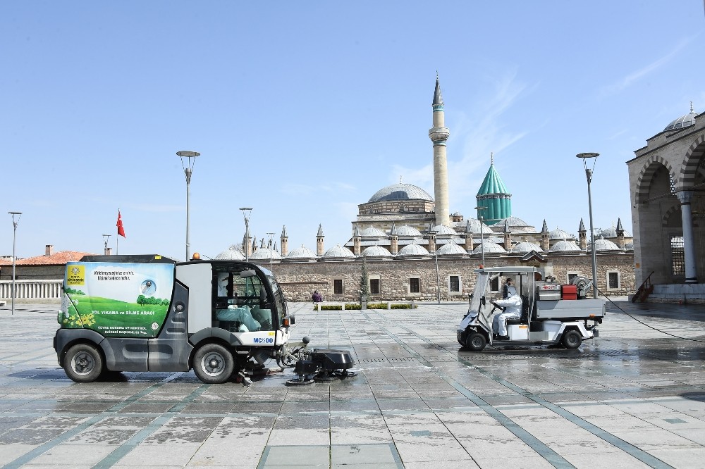 Konya’da dezenfeksiyon çalışmaları artarak devam ediyor 