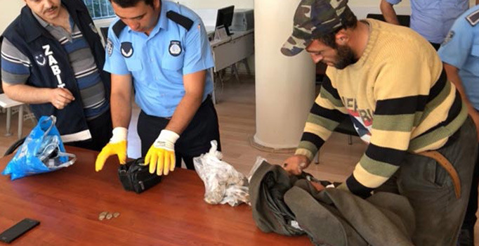 Konya'da dilencinin üzerinden çıkanlar zabıtayı bile şaşırttı