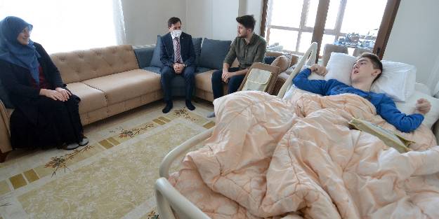 Konya'da engelli çocuklar asırlık geleneğin sevincini evlerinde yaşadı