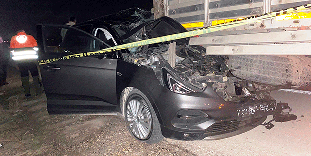 Konya’da feci kaza! Ok gibi saplandı