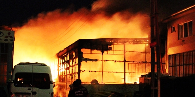 Konya'da feci yangın! İş yerileri kül oldu