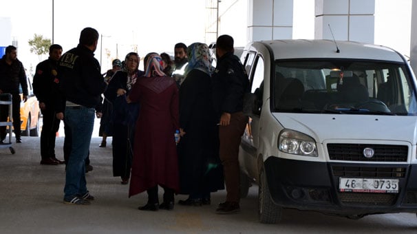 Konya’da FETÖ ablalarına operasyon: 15 gözaltı
