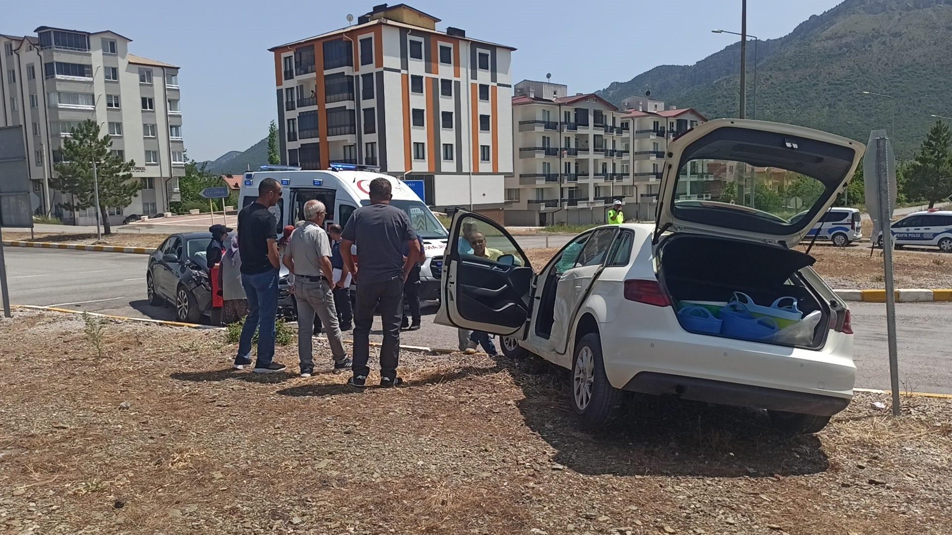 Konya'da iki otomobil çarpıştı: 5 yaralı