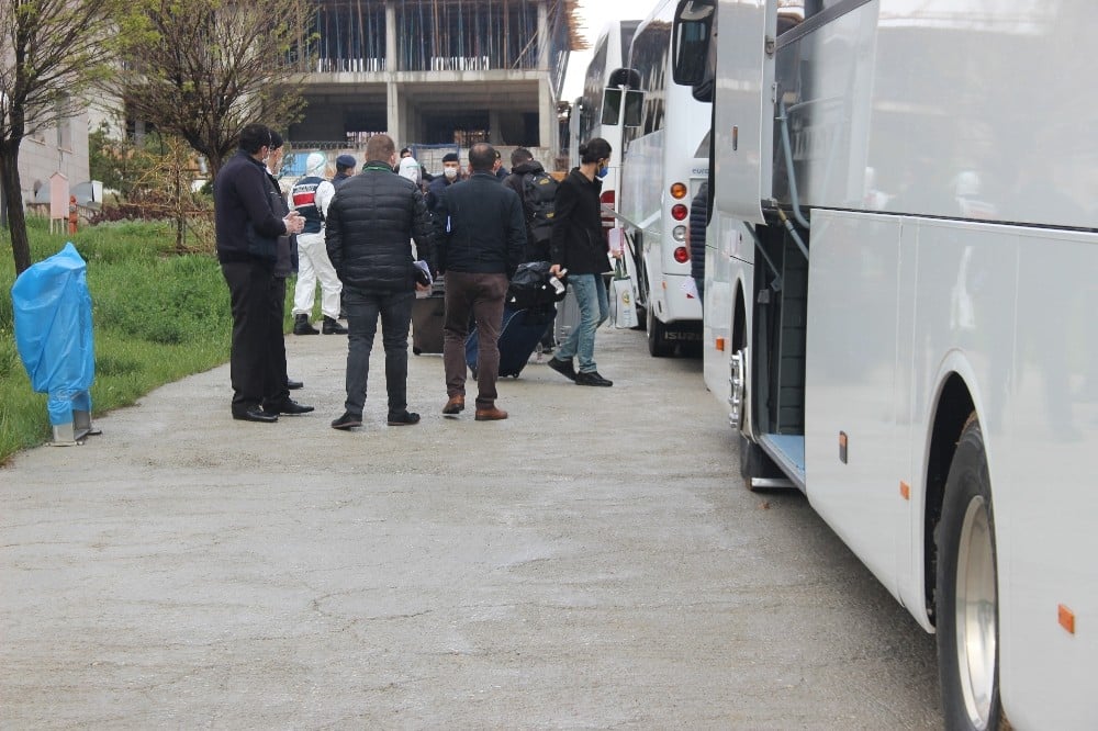 Konya’da karantina süresi dolan 144 kişi memleketlerine gönderildi 