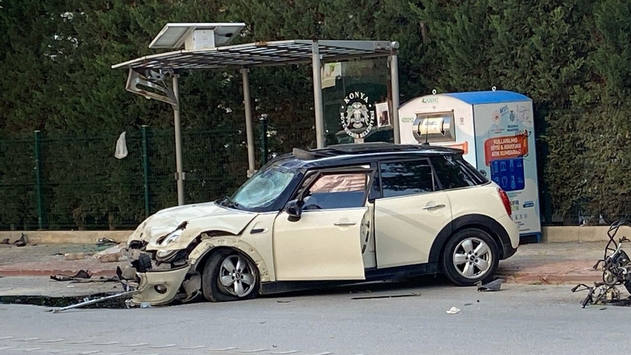 Konya’da kavşakta feci kaza