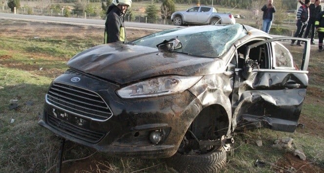 Konya'da kontrolden çıkan otomobil devrildi: 1 yaralı