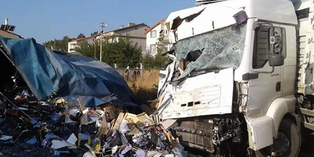 Konya'da korkunç kaza! Kamyon, park halindeki TIR'a çarptı