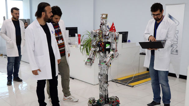 Konya’da milli insansı robotun seri üretimine başlandı