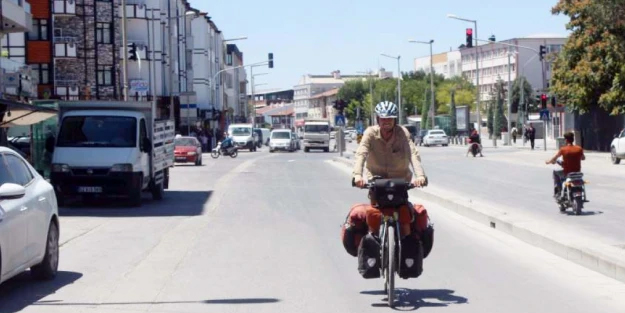 Konya'da mola verdi! Duyanlar kulaklarına inanamadı: Pakistan ülkesinden İran ve Hindistan'a kadar gezecek!