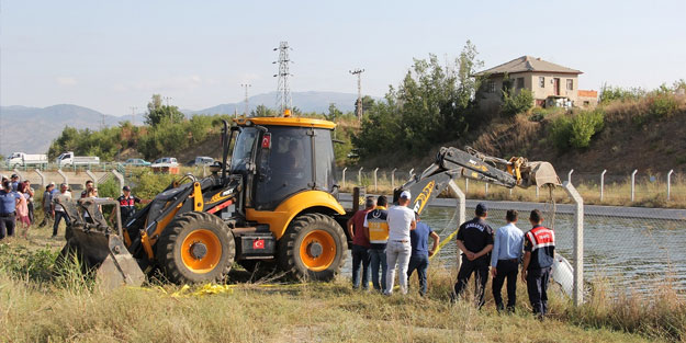 Konya'da otomobil kanala düştü: 1 ölü