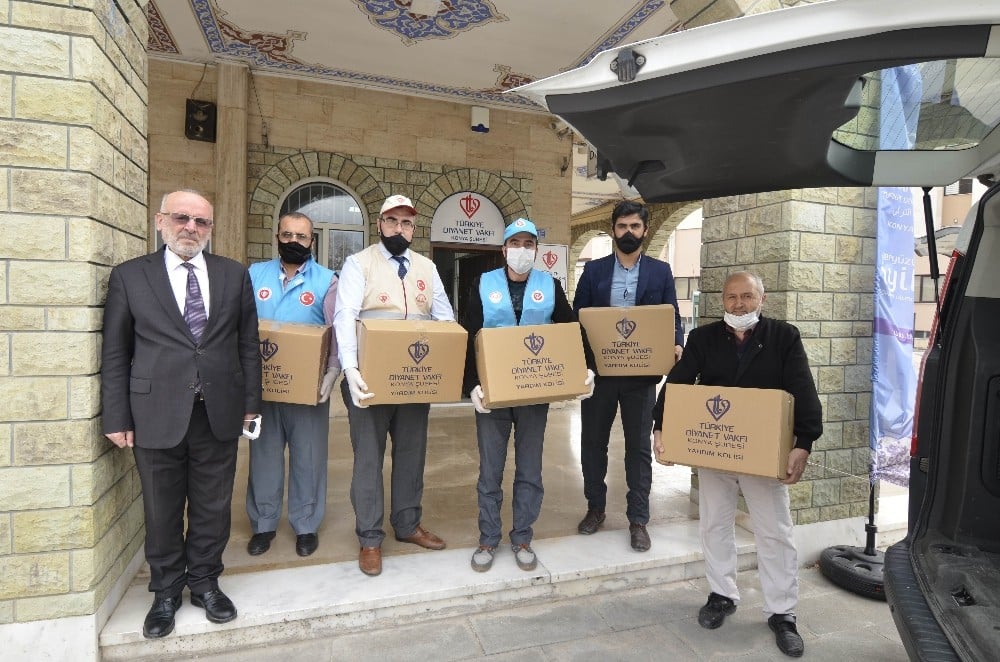 Konya’da sağlık çalışanlarına kandil ikramı 