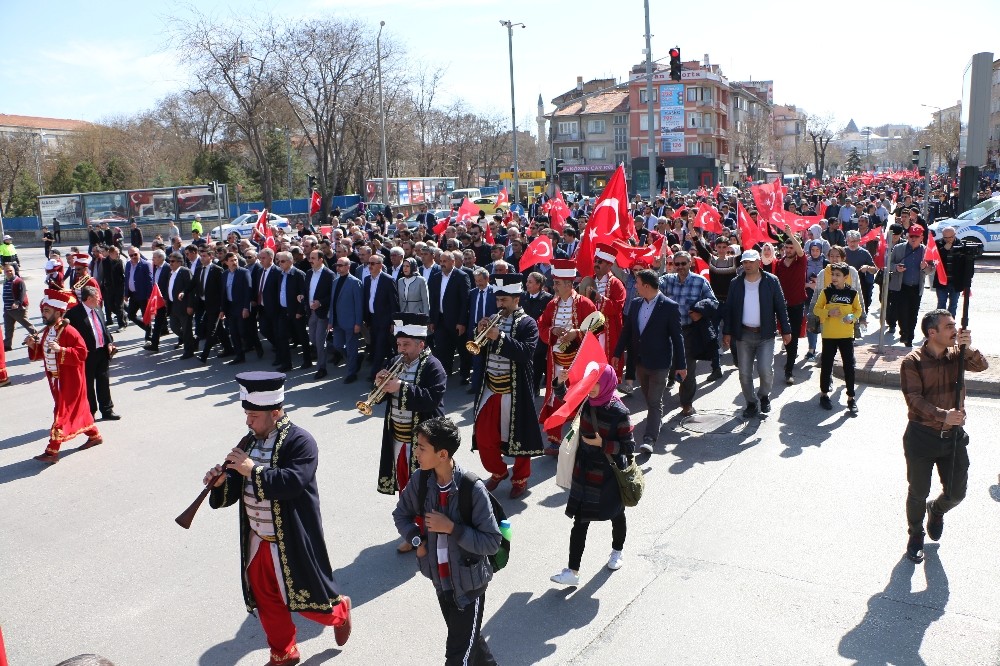 Konya’da şehitler için yürüdüler 