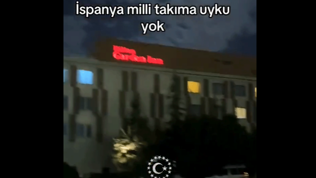 Konya’da sıra dışı destek! Vatandaş İspanya’yı uyutmamak için son ses Mehter Marşı çaldı