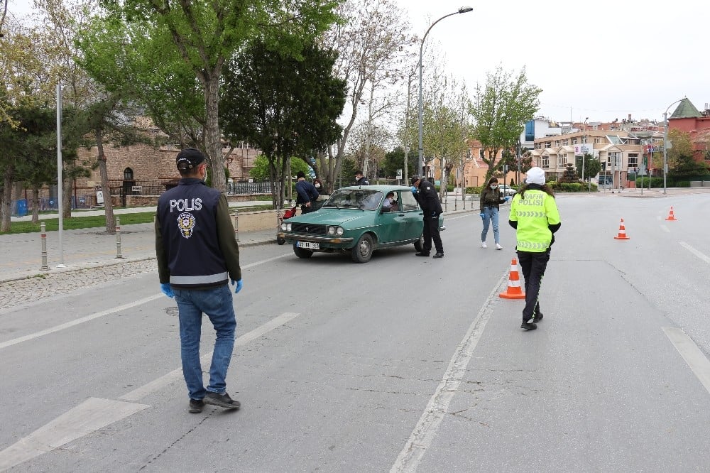 Konya’da sokağa çıkma kısıtlamasında sokaklar sessiz 
