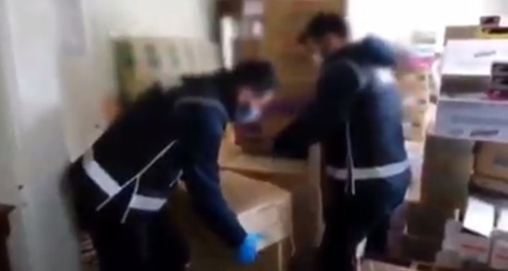 Konya’da stok yapılan 142 bin adet maske ve eldiven ele geçirildi 